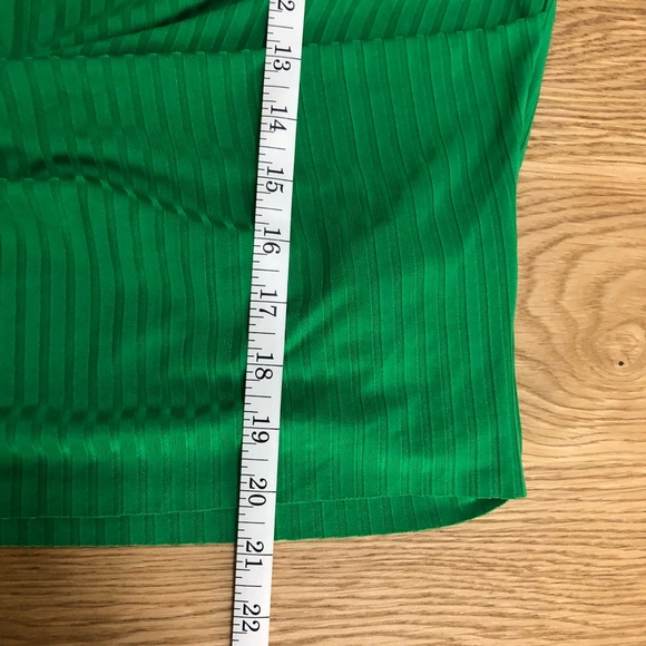 Zara Ribbed Green Cropped Top - Picture 11 of 11